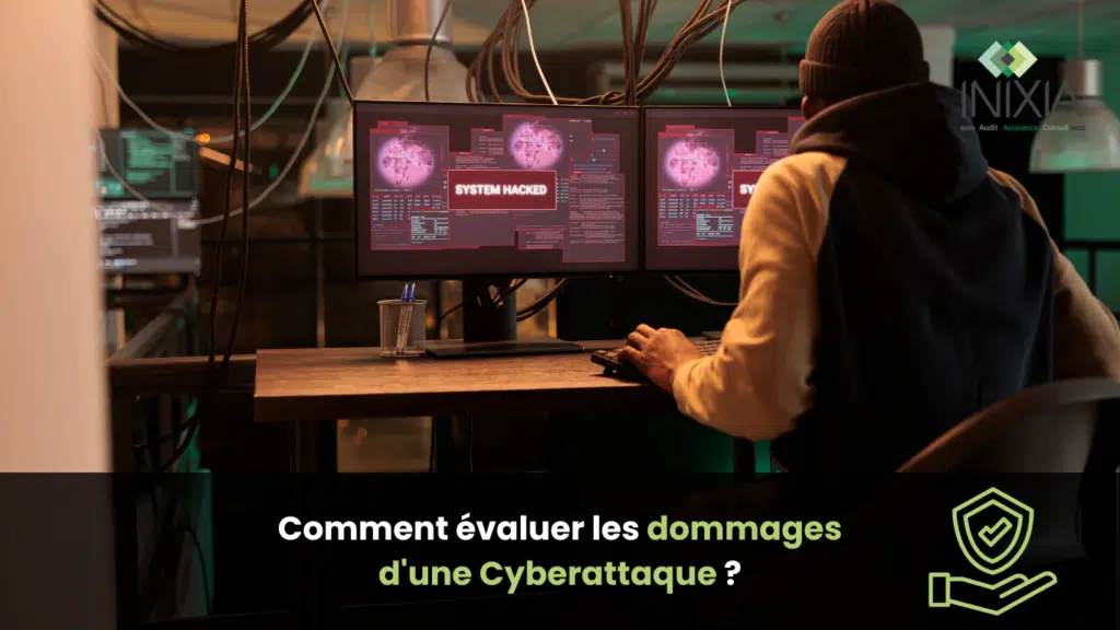 Un expert en cybersécurité travaille devant deux écrans d'ordinateur affichant des messages de système piraté, symbolisant une cyberattaque.
