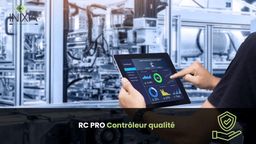 Une personne tenant une tablette affichant des données de performance avec des machines industrielles en arrière-plan et le texte “RC PRO Contrôleur qualité”.