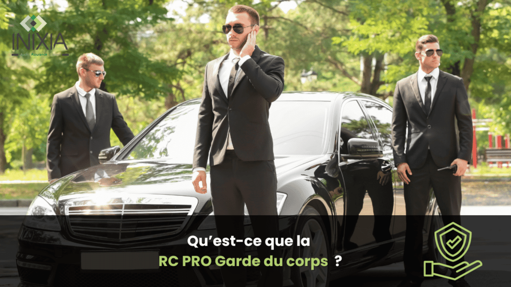 Des gardes du corps en costume noir assurant la protection près d'une voiture de luxe, illustrant l'importance de l'assurance RC PRO pour les gardes du corps.