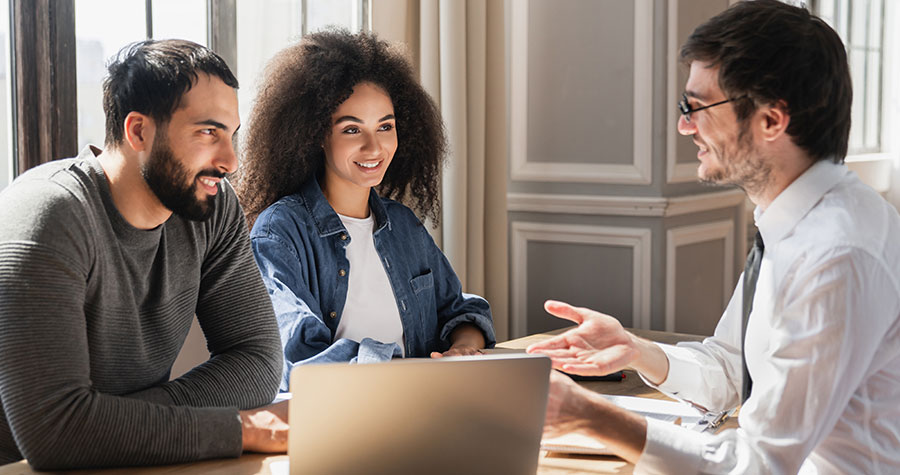 Les avantages de passer par un courtier en assurance professionnelle